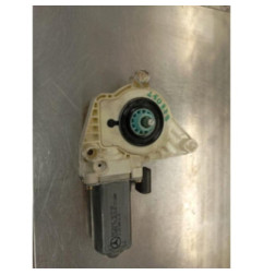 Moteur leve vitre avant droit MERCEDES CLASSE A 169 Photo n°1