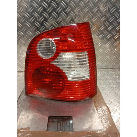 Feu arriere principal droit (feux) VOLKSWAGEN POLO 4 Photo n°1