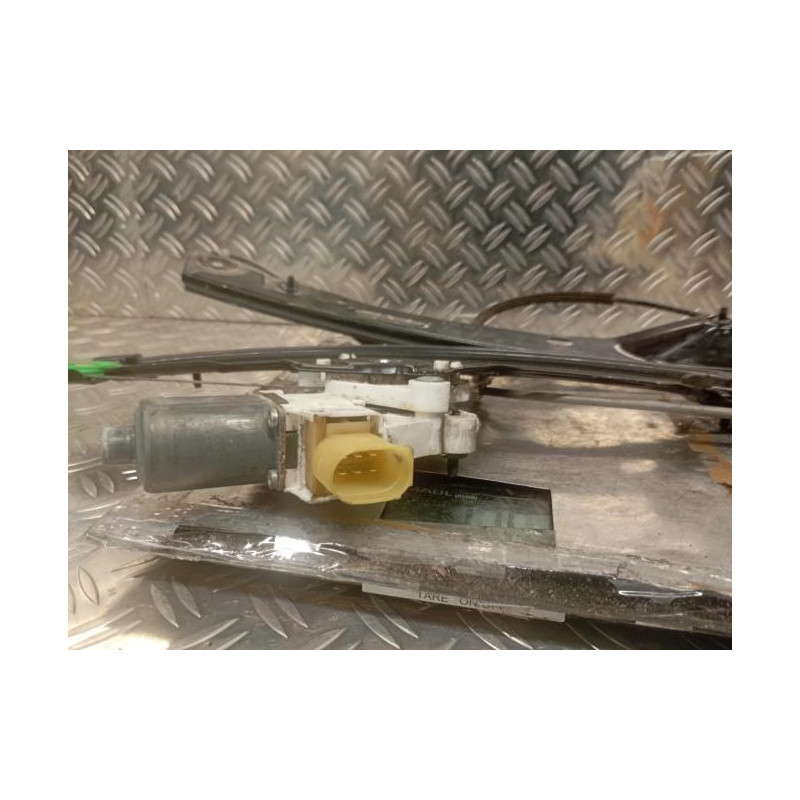 Moteur leve vitre avant droit BMW SERIE 1 E87