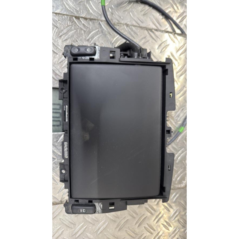 Ecran GPS PEUGEOT 5008 1