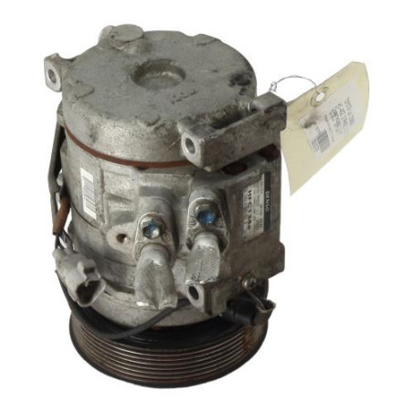 Compresseur clim TOYOTA HI-ACE 2 Photo n°1