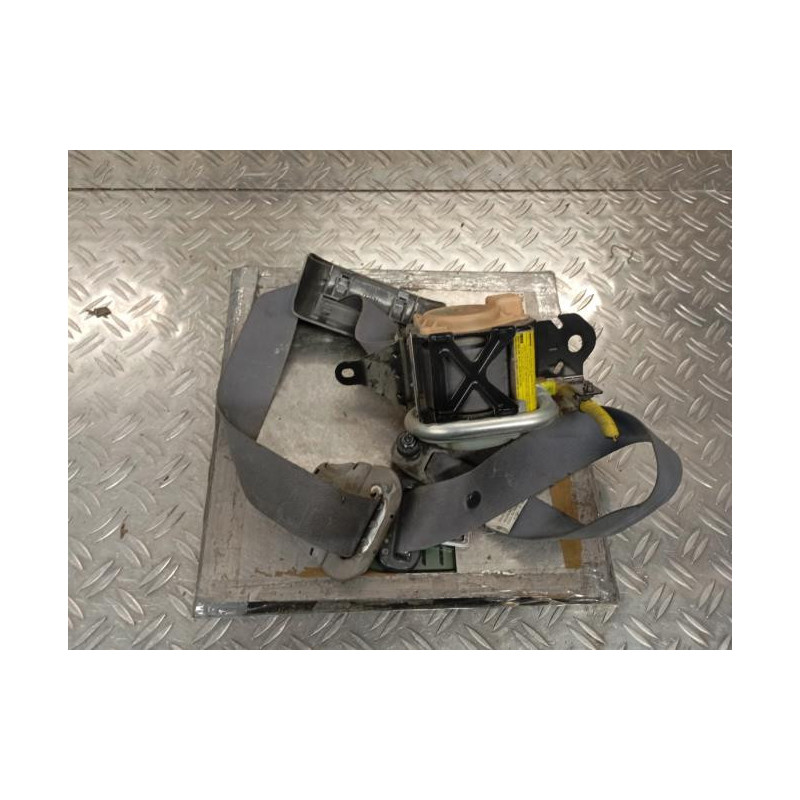 Ceinture avant gauche TOYOTA HI-ACE 2