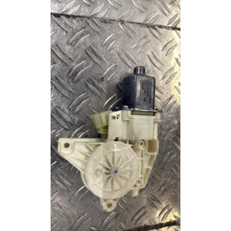 Moteur leve vitre avant gauche MERCEDES CLASSE C 204 Photo n°1