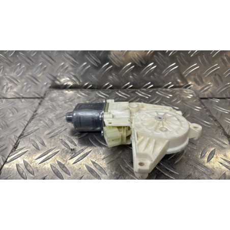 Moteur leve vitre avant gauche MERCEDES CLASSE C 204