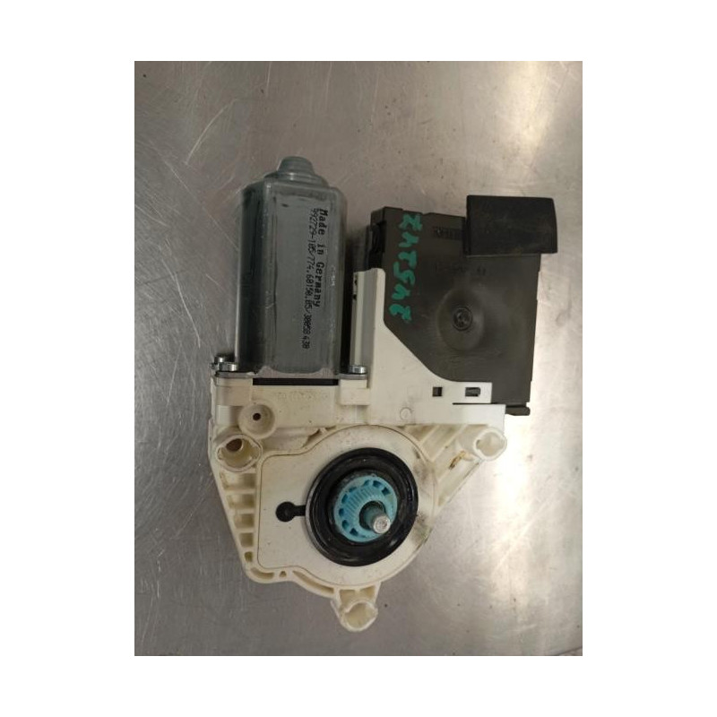Moteur leve vitre avant droit VOLKSWAGEN PASSAT 5