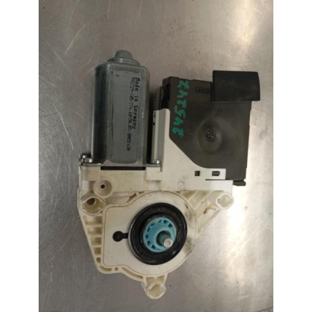 Moteur leve vitre avant droit VOLKSWAGEN PASSAT 5 Photo n°1