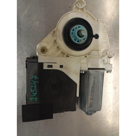 Moteur leve vitre avant gauche VOLKSWAGEN PASSAT 5 Photo n°1