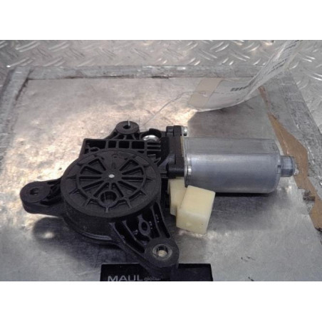 Moteur leve vitre avant droit MERCEDES VITO 639 Photo n°1