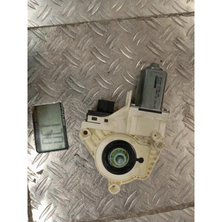 Moteur leve vitre arriere droit AUDI A6 3 Photo n°1