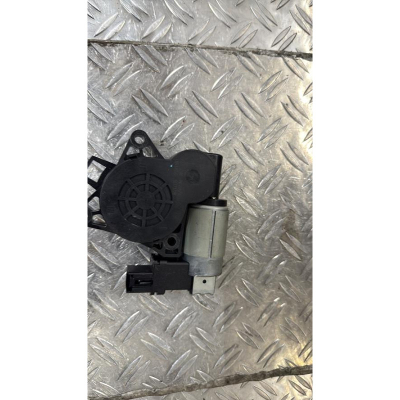 Moteur leve vitre avant droit MAZDA 3 1