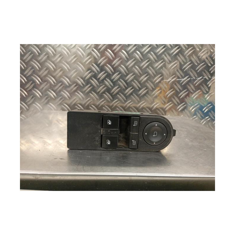 Interrupteur de leve vitre avant gauche OPEL ASTRA H