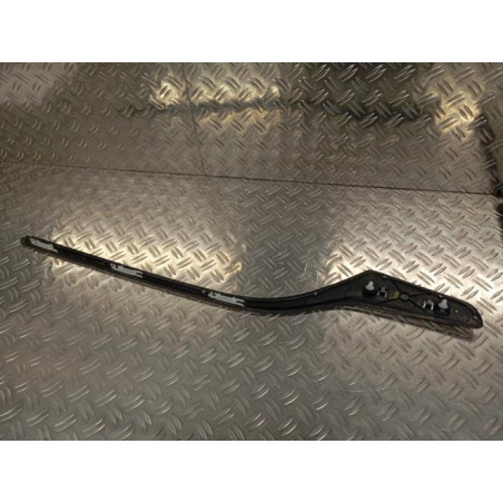 Baguette d'aile arrière droite PEUGEOT 208 1