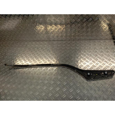 Baguette d'aile arrière gauche PEUGEOT 208 1