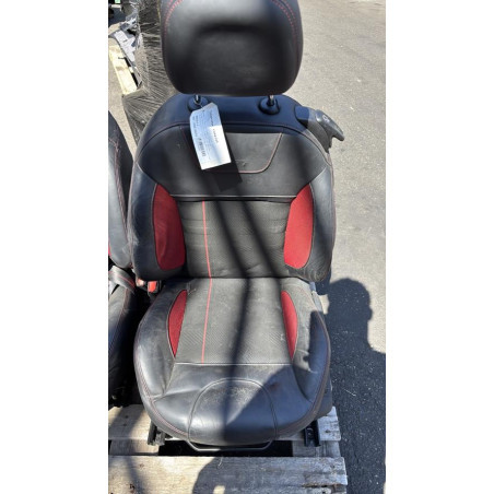 Interieur complet PEUGEOT 208 1