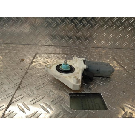 Moteur leve vitre avant gauche MERCEDES CLASSE B 245
