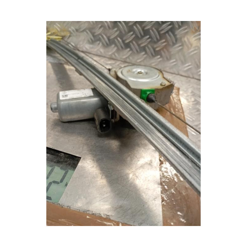 Moteur leve vitre avant droit OPEL VIVARO 1