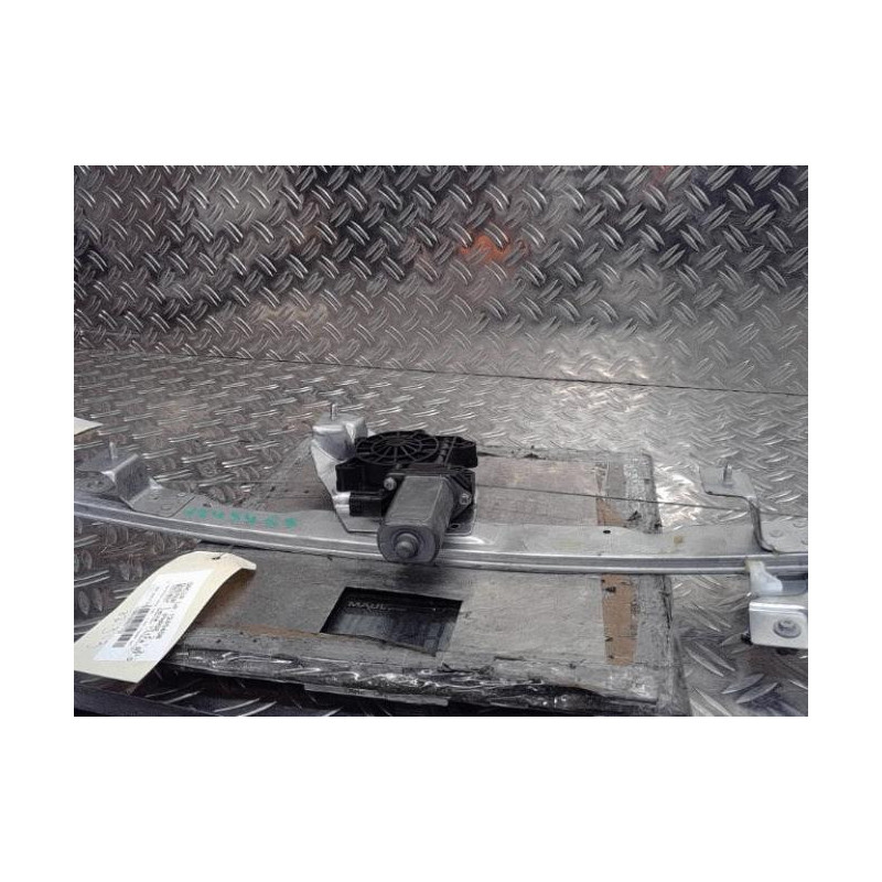 Moteur leve vitre avant droit DACIA DUSTER 1