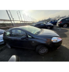 Pare choc arriere FIAT GRANDE PUNTO Photo n°9