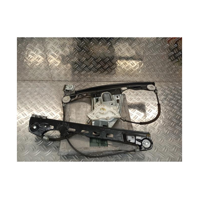Moteur leve vitre avant droit MERCEDES CLASSE C 203
