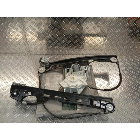 Moteur leve vitre avant droit MERCEDES CLASSE C 203 Photo n°1