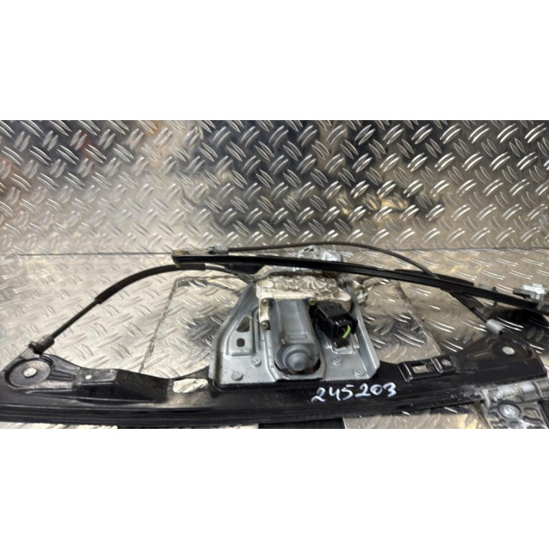 Moteur leve vitre avant gauche MERCEDES CLASSE C 203