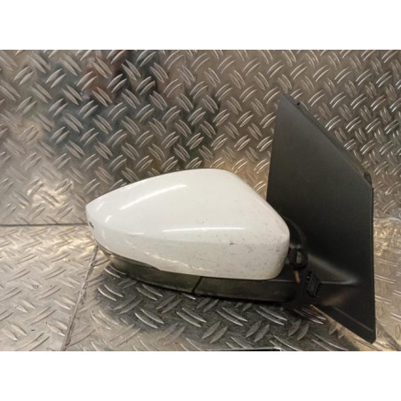 Retroviseur droit VOLKSWAGEN POLO 5