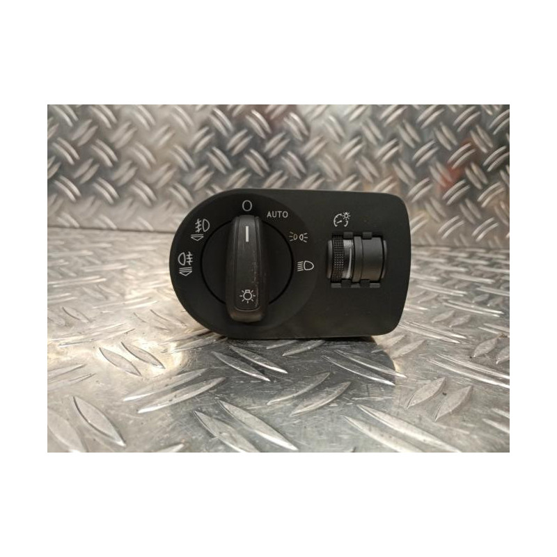 Commande de phare AUDI A1 1