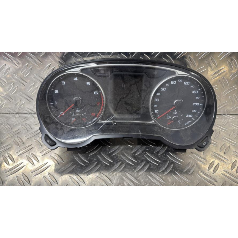 Compteur AUDI A1 1