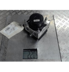 Bloc ABS (freins anti-blocage) TOYOTA YARIS 3 Photo n°5