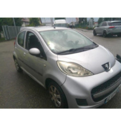 Vitre arriere gauche PEUGEOT 107 Photo n°4