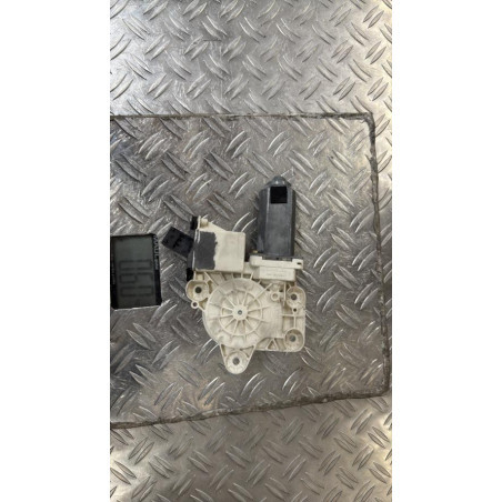Moteur leve vitre arriere gauche OPEL SIGNUM Photo n°1