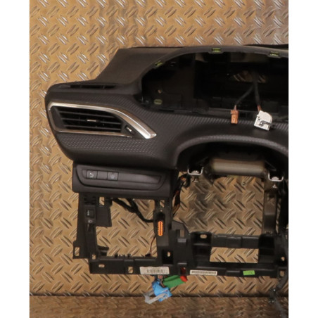 Planche de bord complete PEUGEOT 208 1
