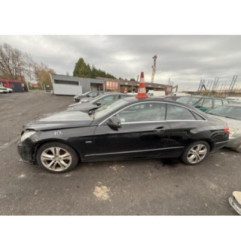 Volant MERCEDES CLASSE E 207 Photo n°13