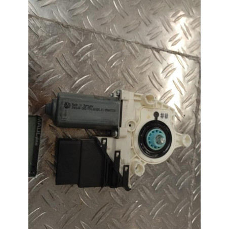 Moteur leve vitre arriere droit VOLKSWAGEN TOURAN 1 Photo n°1
