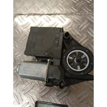 Moteur leve vitre avant droit VOLKSWAGEN TOURAN 1 Photo n°1