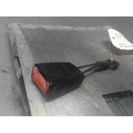 Attache ceinture avant gauche VOLKSWAGEN CRAFTER 1 Photo n°1