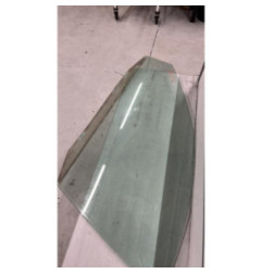 Vitre avant gauche VOLKSWAGEN GOLF 4 Photo n°1