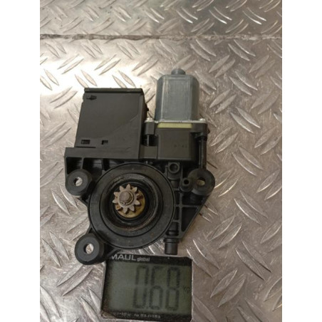 Moteur leve vitre avant droit RENAULT MEGANE 3 Photo n°1