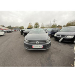 Compresseur clim VOLKSWAGEN POLO 6 Photo n°1