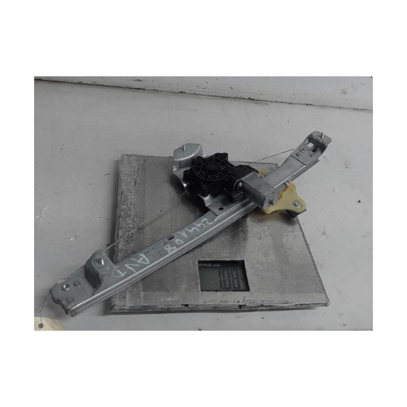 Moteur leve vitre avant droit RENAULT CLIO 4