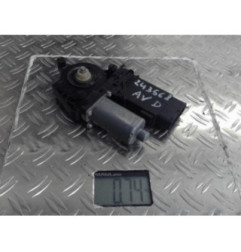 Moteur leve vitre avant droit VOLKSWAGEN PASSAT 4 Photo n°1