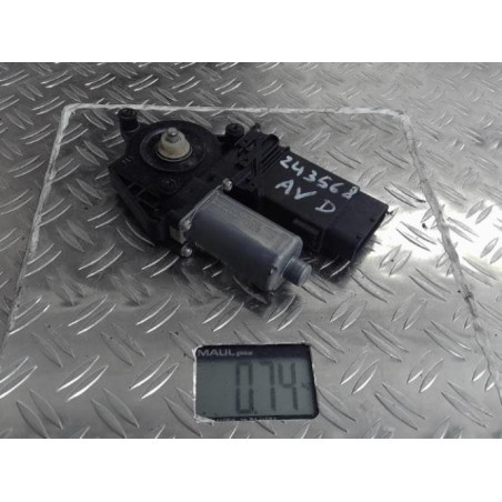 Moteur leve vitre avant droit VOLKSWAGEN PASSAT 4 Photo n°1