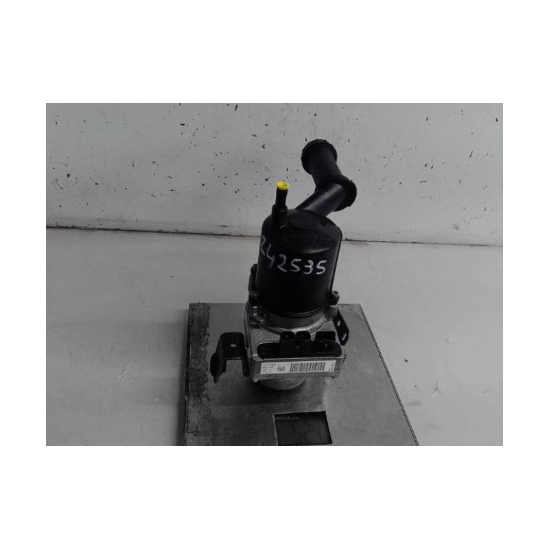 Pompe de direction PEUGEOT 3008 1