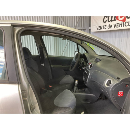 Aile avant gauche TOYOTA YARIS 2 Photo n°1
