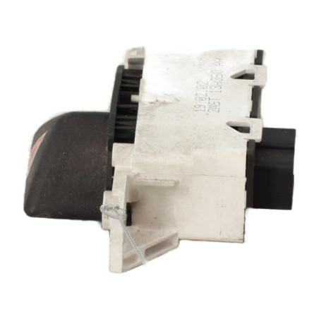 Bouton de warning FORD FOCUS 1