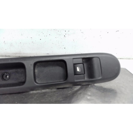 Interrupteur de leve vitre avant droit PEUGEOT 3008 1