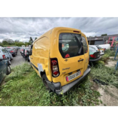 Attache ceinture centrale avant CITROEN BERLINGO 2 Photo n°17