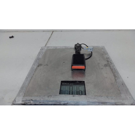 Attache ceinture arriere gauche PEUGEOT 208 1