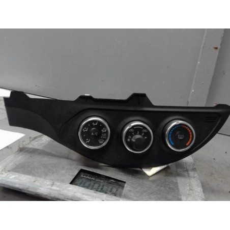 Commande chauffage TOYOTA YARIS 3 Photo n°1