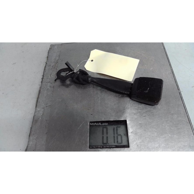 Attache ceinture avant droit SKODA SUPERB 3